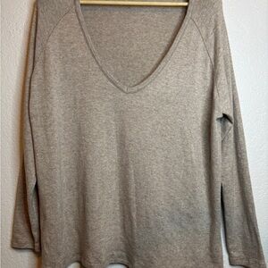 Brandy Melville Tan V-Neck Sweatshirt One Size Soft Lambswool Blend Oversized